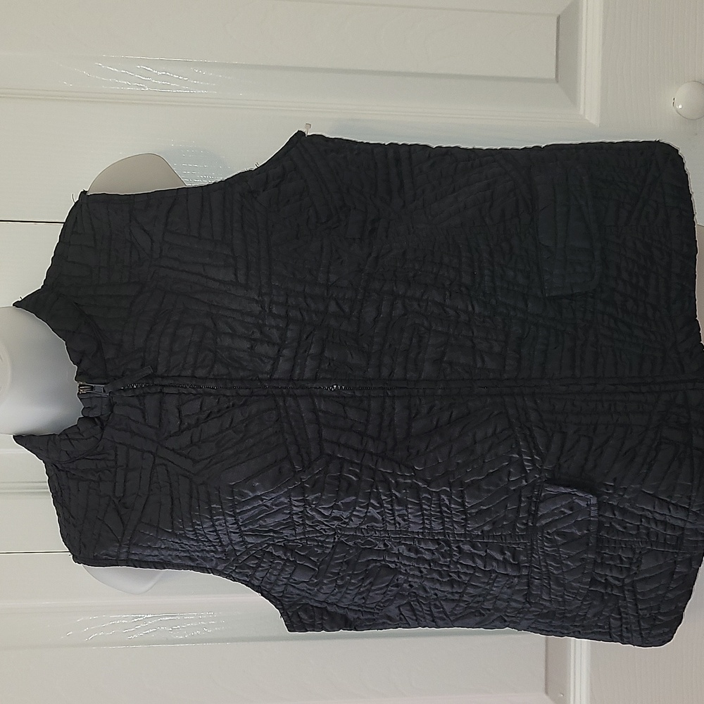 Chico's black quilted vest. Sz 8